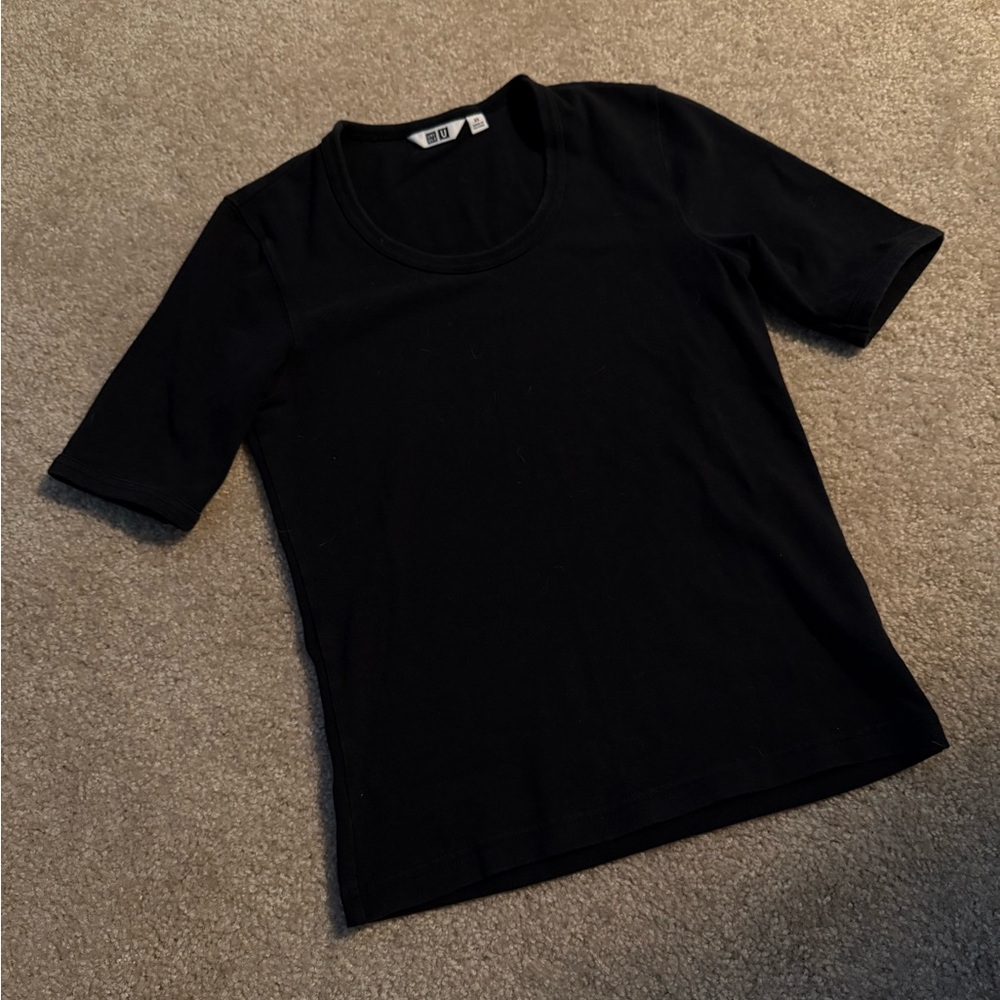 Uniqlo Black Crew Neck Tee
